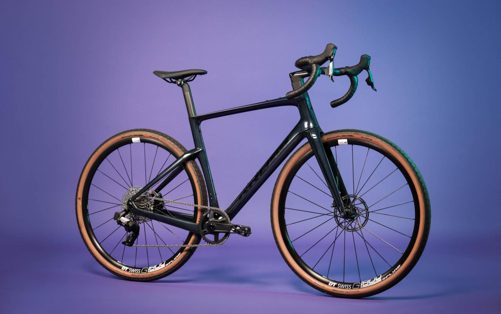 Jak prawidłowo skalibrować trenażer rowerowy? Sposoby na dokładny pomiar mocy