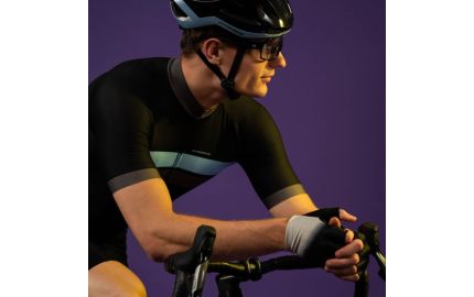 Jak prawidłowo skalibrować trenażer rowerowy? Sposoby na dokładny pomiar mocy