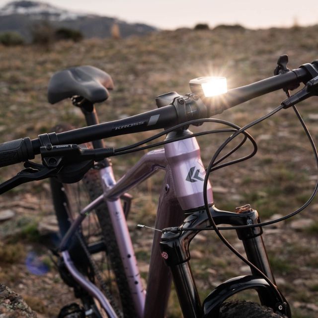 Jak wymienić łożyska ster&oacute;w w rowerze? Pełny przewodnik dla mechanika amatora