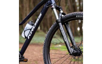 Kasowanie luzu na piaście: Prosta regulacja, która zlikwiduje irytujący dźwięk