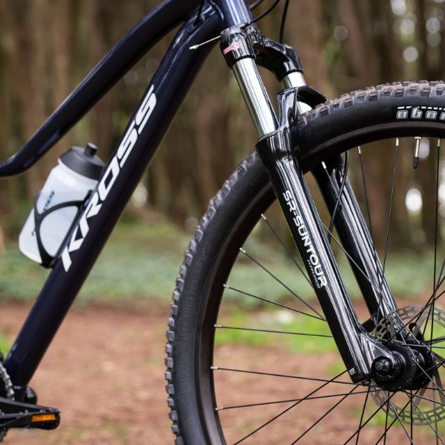 Kasowanie luzu na piaście: Prosta regulacja, kt&oacute;ra zlikwiduje irytujący dźwięk