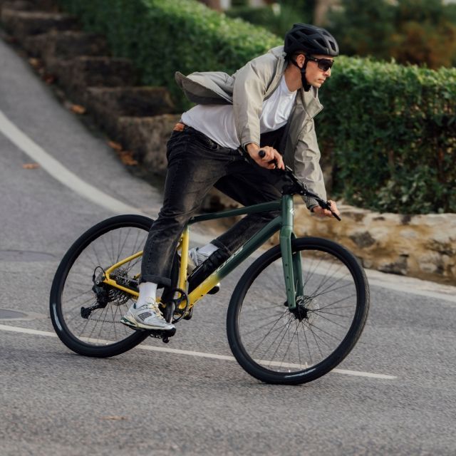 Test 5 mitów o aerodynamice: Czy golenie nóg i ciasne ubrania naprawdę robią różnicę?