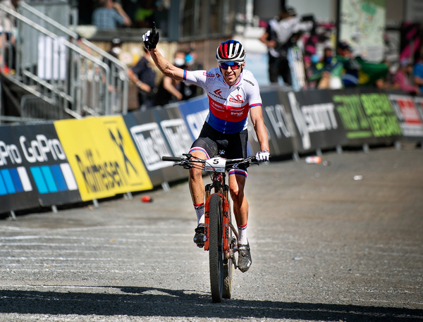 KROSS ORLEN Cycling Team triumfuje w Wałbrzychu. Ondrej Cink pierwszy, Bartłomiej Wawak drugi w wyścigu Górale na Start 